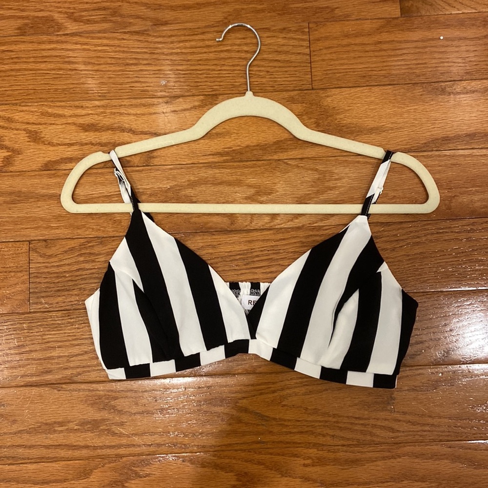 Short Set - Picture 4 of 5
